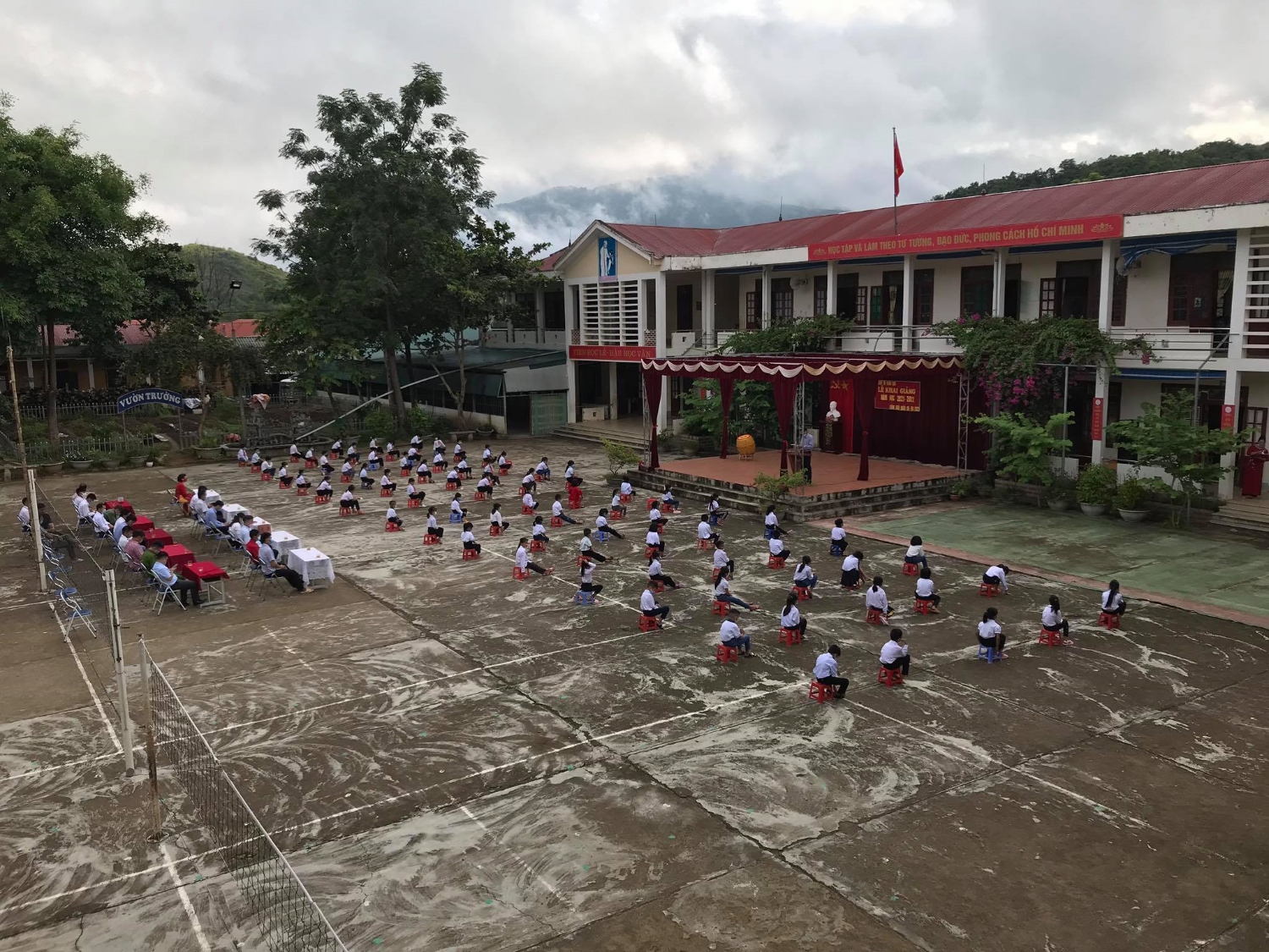 Khai giảng năm học mới