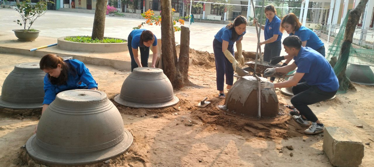 làm chậu hoa