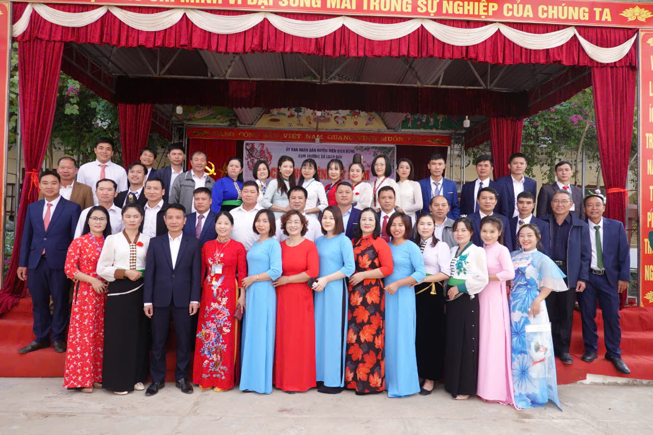 LỄ KỶ NIỆM 42 NĂM NGÀY NHÀ GIÁO VIỆT NAM 20-11-2024 Cụm trường xã Luân Giói tổ chức “Lễ kỷ niệm 42 năm ngày Nhà giáo Việt Nam (20/11/1982 - 20/11/2024)
